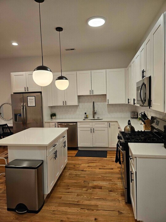 1636 N Western Ave in Chicago, IL - Building Photo