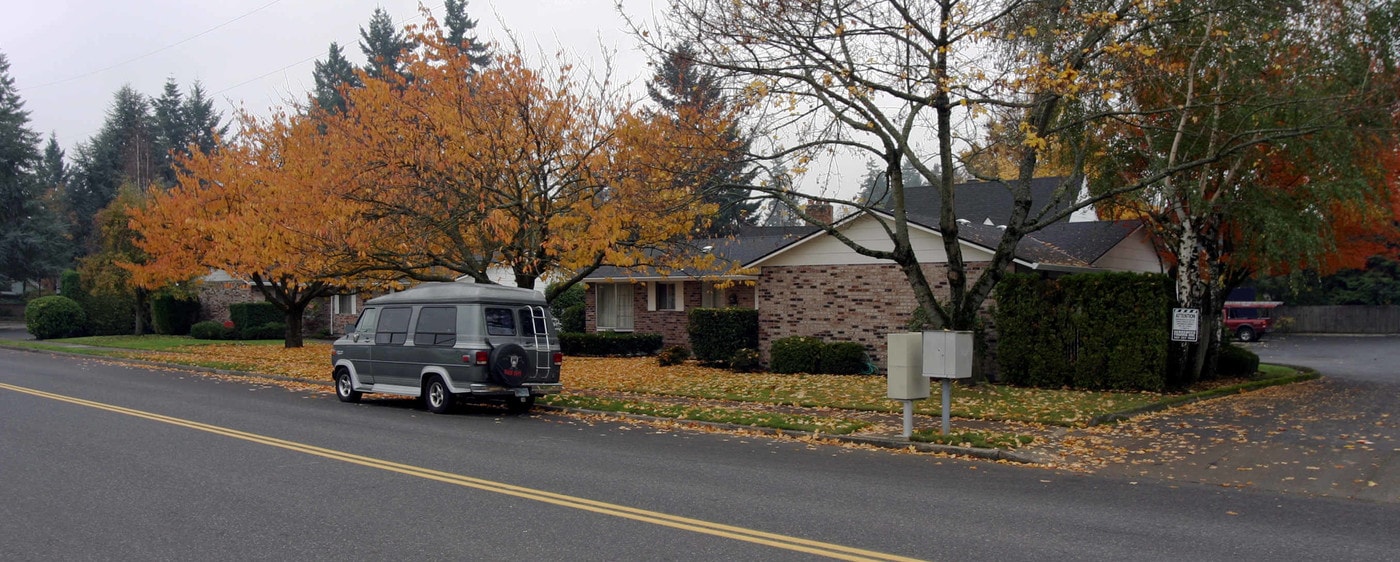 1397-1407 SE 130th Ave in Portland, OR - Building Photo