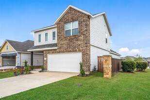 4237 Red Cedar Ring Ln in Pinehurst, TX - Building Photo