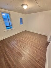 700 W Dominick St, Unit Apt 2 in Rome, NY - Foto de edificio - Building Photo