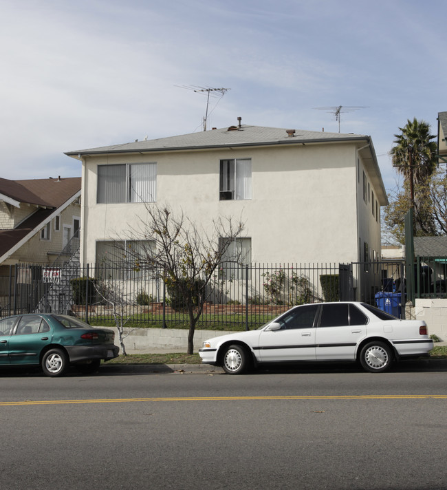 147 N Rampart Blvd in Los Angeles, CA - Building Photo - Building Photo