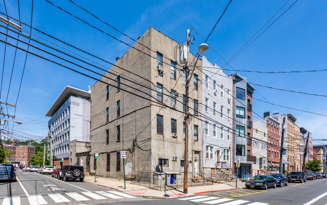 400 Monroe St in Hoboken, NJ - Building Photo