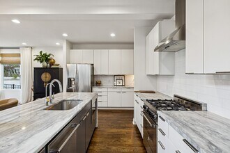 914C Acklen Ave, Unit 15-2103 in Nashville, TN - Building Photo - Building Photo