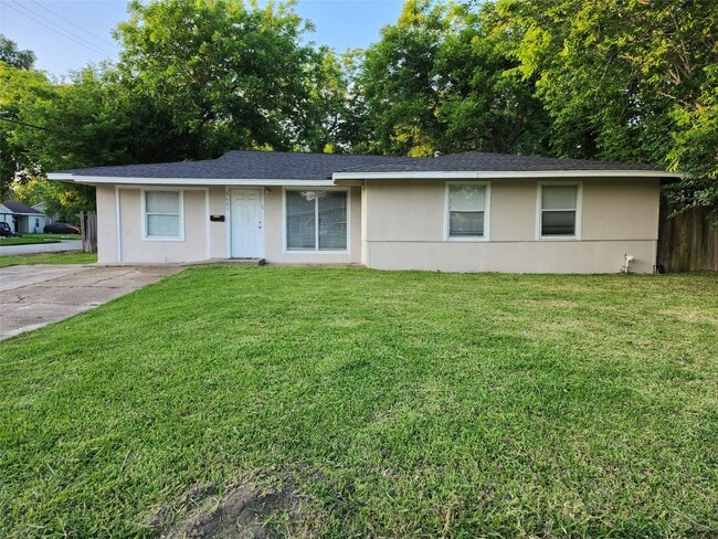 property at 5603 Northridge Dr