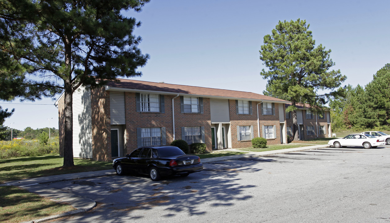 Clinton Manor in Clinton, SC - Building Photo