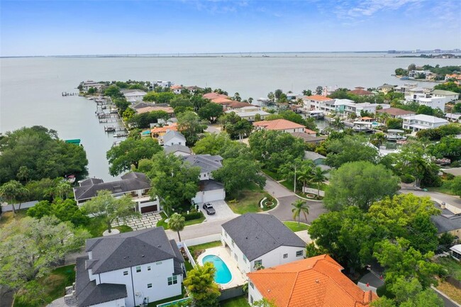 4910 W San Miguel St in Tampa, FL - Building Photo - Building Photo