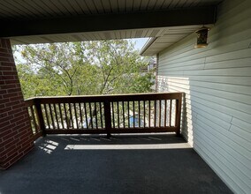 2266 Holiday Rd in Coralville, IA - Building Photo - Building Photo