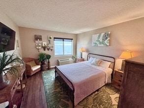 215 Atlantic Ave in Virginia Beach, VA - Building Photo - Building Photo