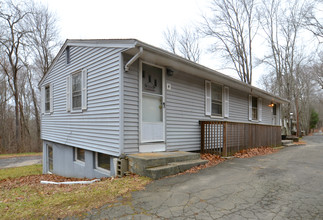 2424 Ball Hill Dr in Mansfield, CT - Building Photo - Building Photo