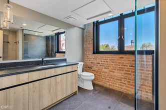 729 N Sangamon St, Unit 306 in Chicago, IL - Building Photo - Building Photo