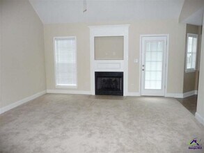 113 Cedarland Dr in Warner Robins, GA - Building Photo - Building Photo