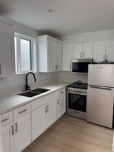 4128 Leimert Blvd, Unit 4134 in Los Angeles, CA - Building Photo - Building Photo