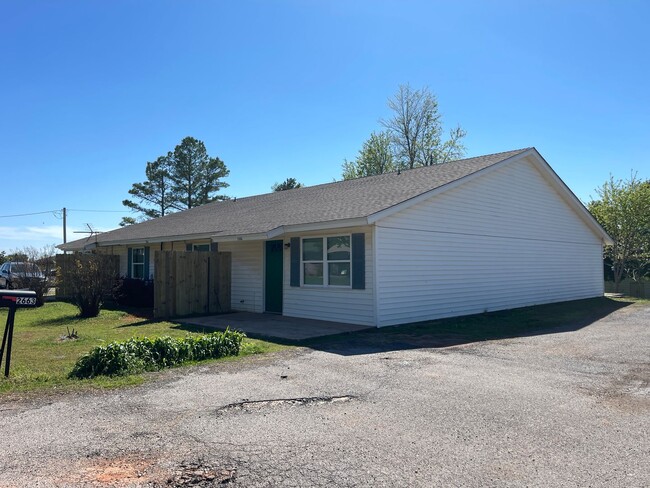 2663 N Main St in Blanchard, OK - Building Photo - Building Photo