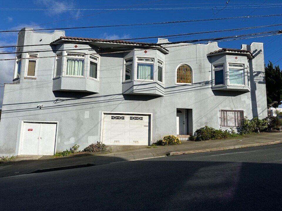 1688 11th Ave in San Francisco, CA - Building Photo