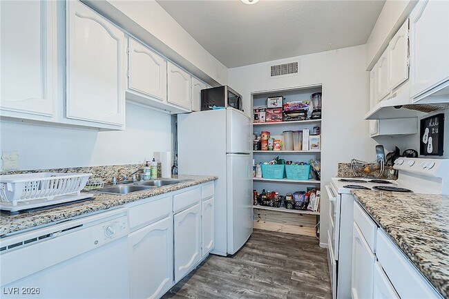 5168 Garden Ln in Las Vegas, NV - Building Photo - Building Photo