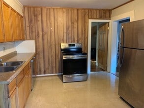 16 Pearl St. in Springfield, VT - Building Photo - Interior Photo