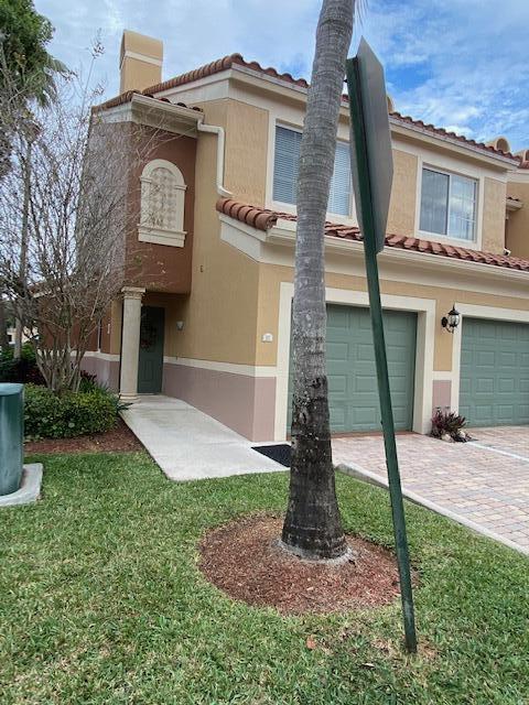 11781 St Andrews Place in Wellington, FL - Building Photo