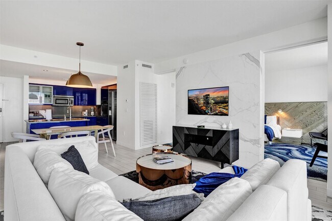 property at 3101 Bayshore Dr