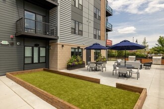 Rya Apartments in Richfield, MN - Foto de edificio - Building Photo