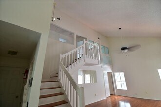 9735 Fredericksburg Rd in Tampa, FL - Building Photo - Building Photo