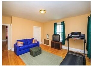 53 Prince St, Unit 1 in Brookline, MA - Building Photo - Building Photo