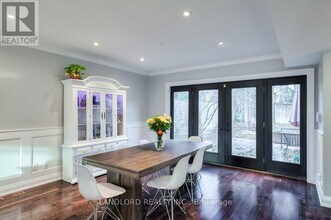 525 Russell Hill Rd in Toronto, ON - Building Photo - Building Photo