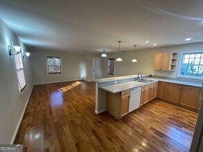 685 Garibaldi St SW in Atlanta, GA - Building Photo - Building Photo