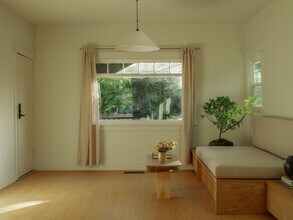 1807 Montana St, Unit 4 in Los Angeles, CA - Building Photo - Building Photo