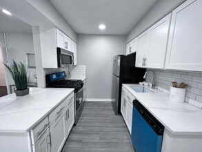 Parc One Apartments in Clementon, NJ - Foto de edificio - Building Photo