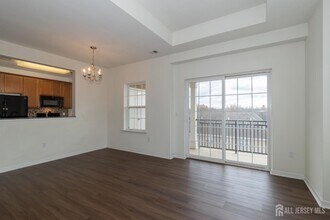 541 E Celebration Way in South Plainfield, NJ - Building Photo - Building Photo