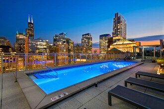 167 W Kinzie St in Chicago, IL - Building Photo - Building Photo