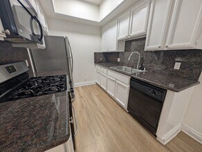 912 Croft Ave in Los Angeles, CA - Building Photo - Building Photo