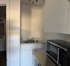 207 Arnett Dr, Unit Studio in Euless, TX - Building Photo - Building Photo