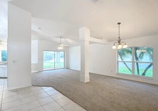 1062 Crystal Creek Dr in Port Orange, FL - Building Photo - Building Photo