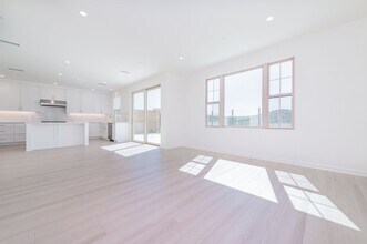 248 Canterbury in Irvine, CA - Building Photo - Building Photo