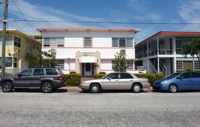 Mimo on the Beach in Miami Beach, FL - Building Photo - Building Photo