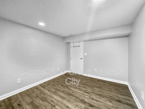 3913 S Lynn St in Independence, MO - Building Photo - Building Photo