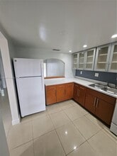 8101 SW 73rd Ave in Miami, FL - Building Photo - Building Photo