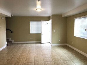 1627 E 88th St in Los Angeles, CA - Building Photo - Building Photo