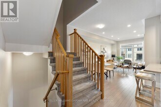 7 Delano Wy in Newmarket, ON - Building Photo - Building Photo
