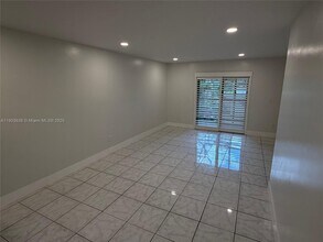 871 NE 207th Terrace in Miami, FL - Building Photo - Building Photo