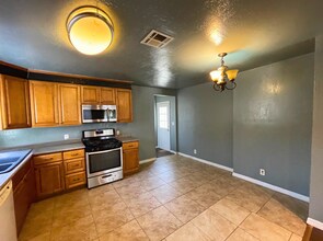 8837 Tilden Ave-Unit -8839 in Los Angeles, CA - Building Photo - Building Photo