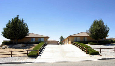 16340 Wato Rd in Apple Valley, CA - Building Photo - Building Photo