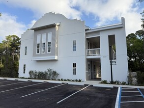 12060 Emerald Coast Pky W, Unit 1 in Miramar Beach, FL - Foto de edificio - Building Photo