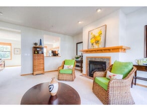 1683 Village Trail E #4 in Maplewood, MN - Building Photo - Building Photo