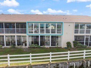 841 Waterside Dr in Venice, FL - Foto de edificio - Building Photo