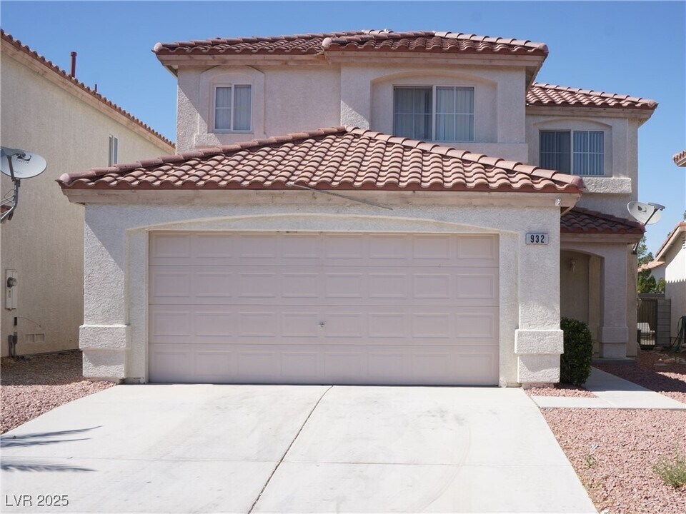 932 Ribbon Grass Ave in Las Vegas, NV - Building Photo