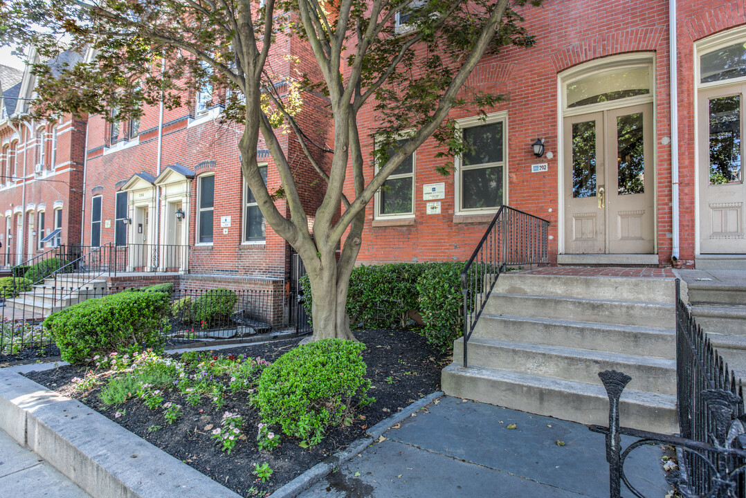 Campus Apartments in Philadelphia, PA - Building Photo