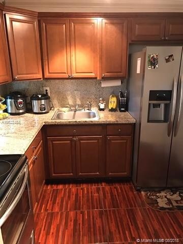 160 Royal Palm Rd-Unit -302 in Hialeah Gardens, FL - Building Photo - Building Photo