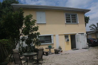 3981 NE 8th Ave in Oakland Park, FL - Building Photo - Building Photo